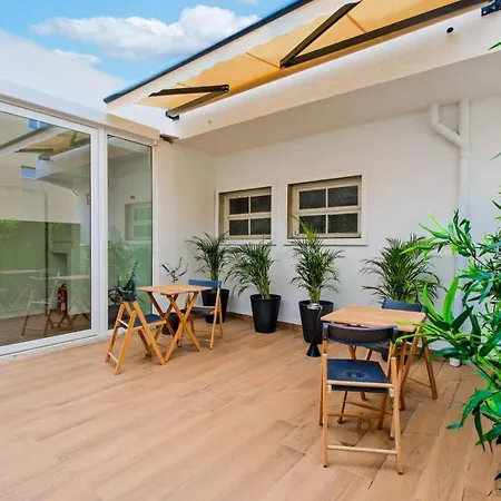 شقة Lovely Fully Equipped Near Subway N9 *