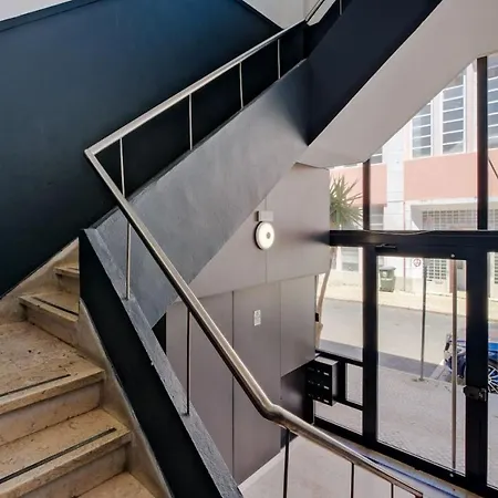 Lovely Fully Equipped Near Subway N9