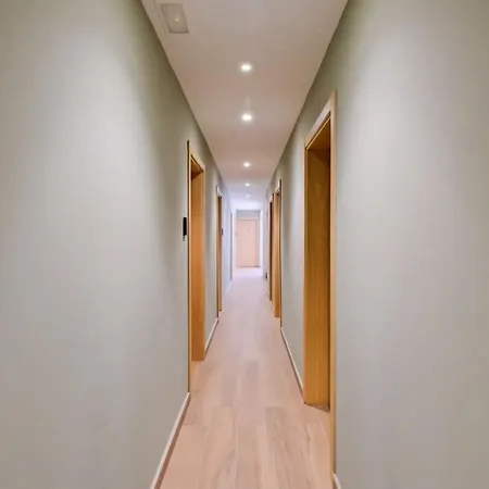 Lovely Fully Equipped Near Subway N9